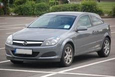 Opel Astra GTC_1.JPG